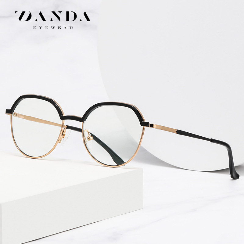 2023 nuevas gafas de luz anti-azul TB3201 marco redondo de moda para hombres y mujeres gafas lisas pueden equiparse con gafas de luz anti-azul miopía