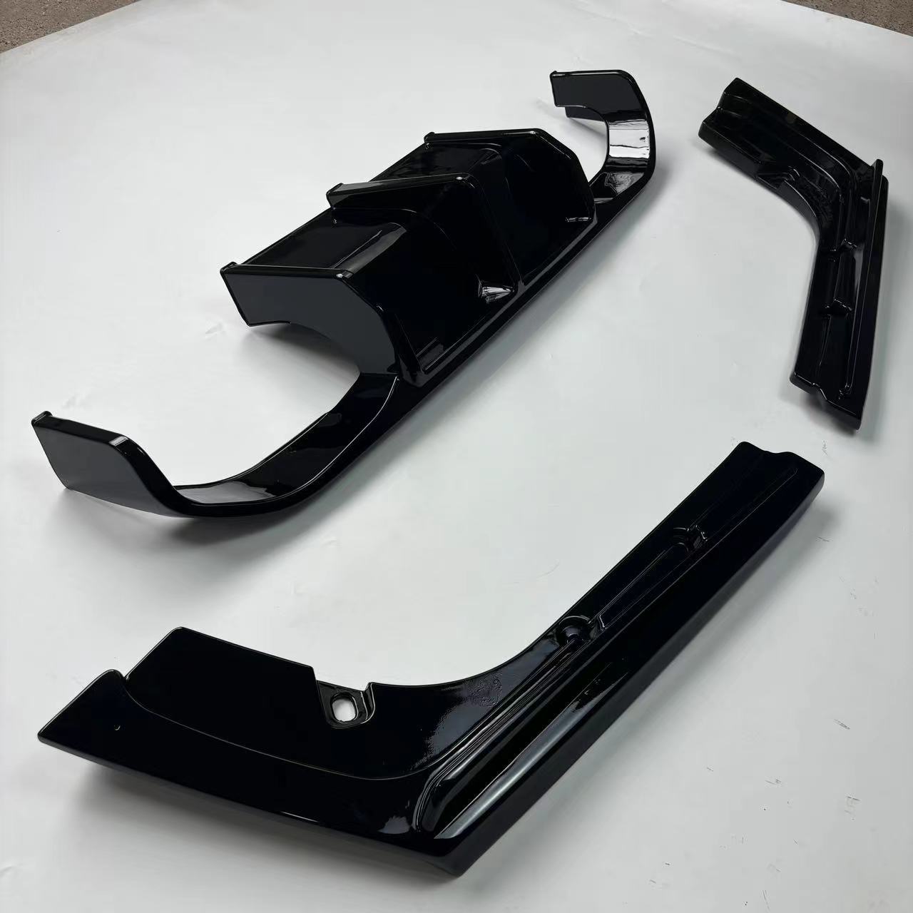 Suitable for Bmw 3 Series F30 Modified to M3 Rear Lip with Lights or Without Lights Rear Diffuser Modification Body Kit