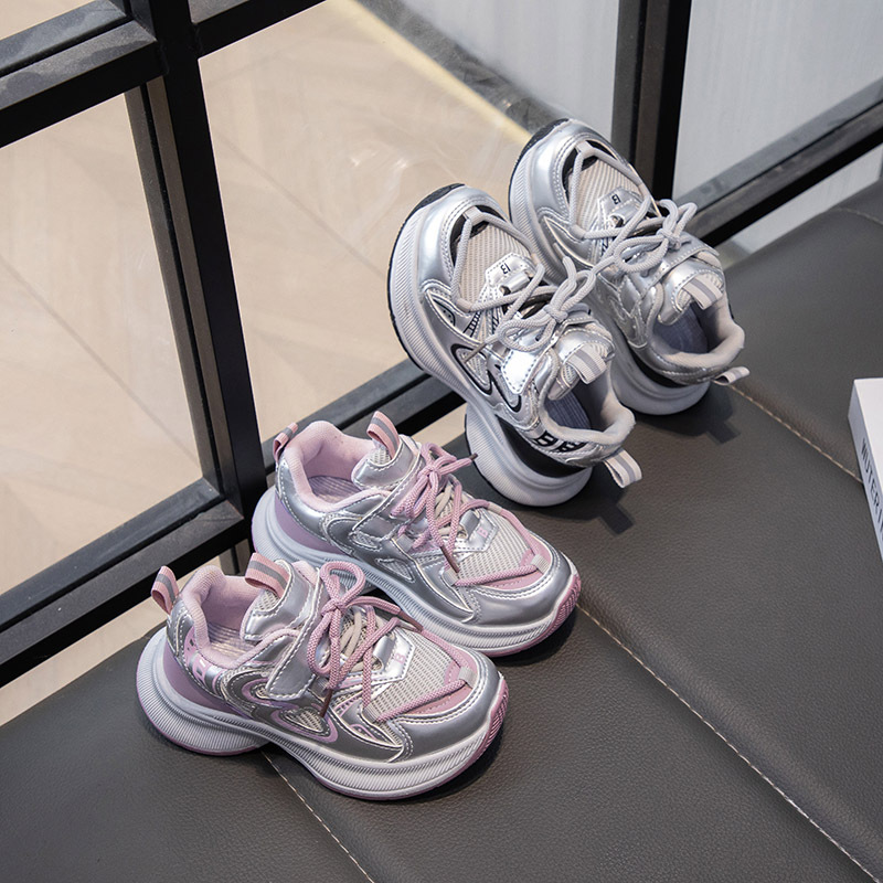 Zapatos para niñas 2025 otoño nuevos zapatos de malla transpirables antideslizantes suela suave zapatos deportivos para niños