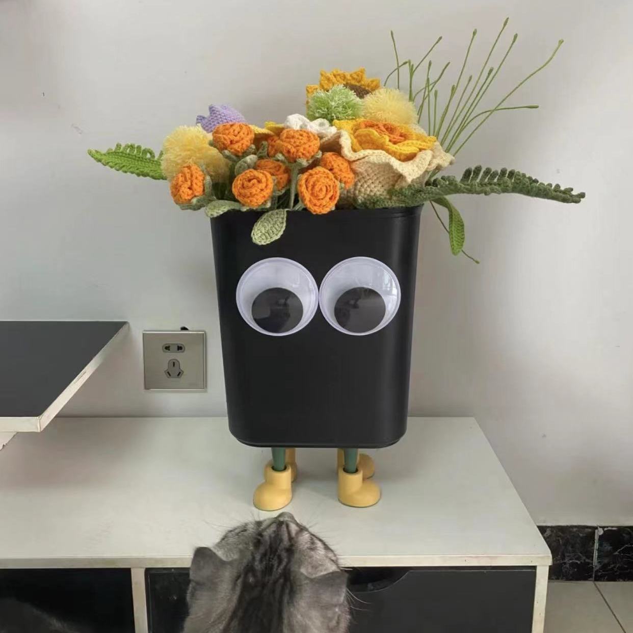 8L 검정 + 눈 + 다리