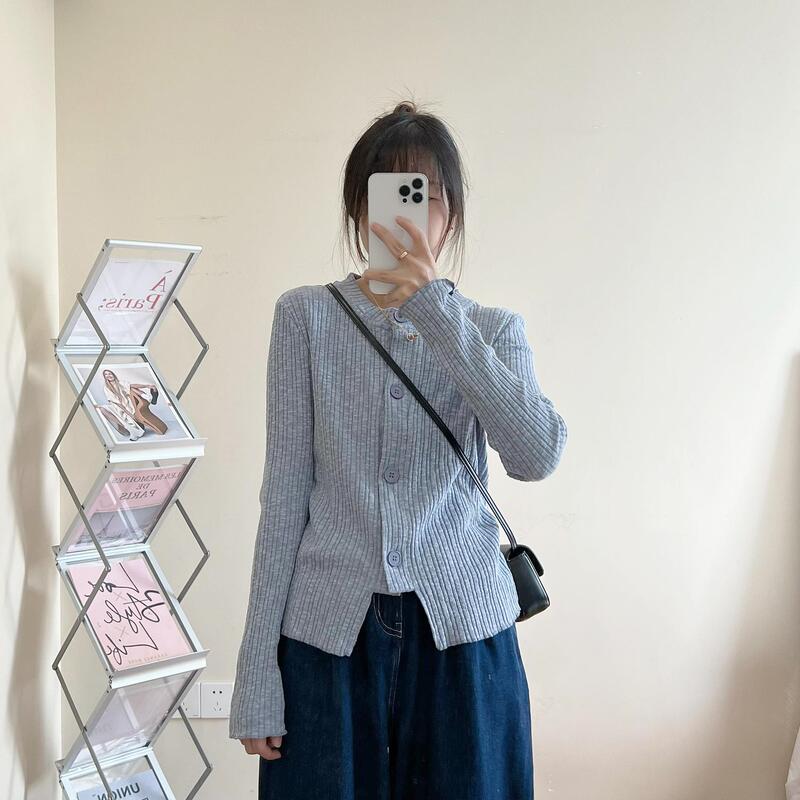 Irregular Notch Pit Strip Knitted Cardigan for Women in Early Autumn New Round Neck Elegant Gentle Design Long-sleeved Jacket Trendy