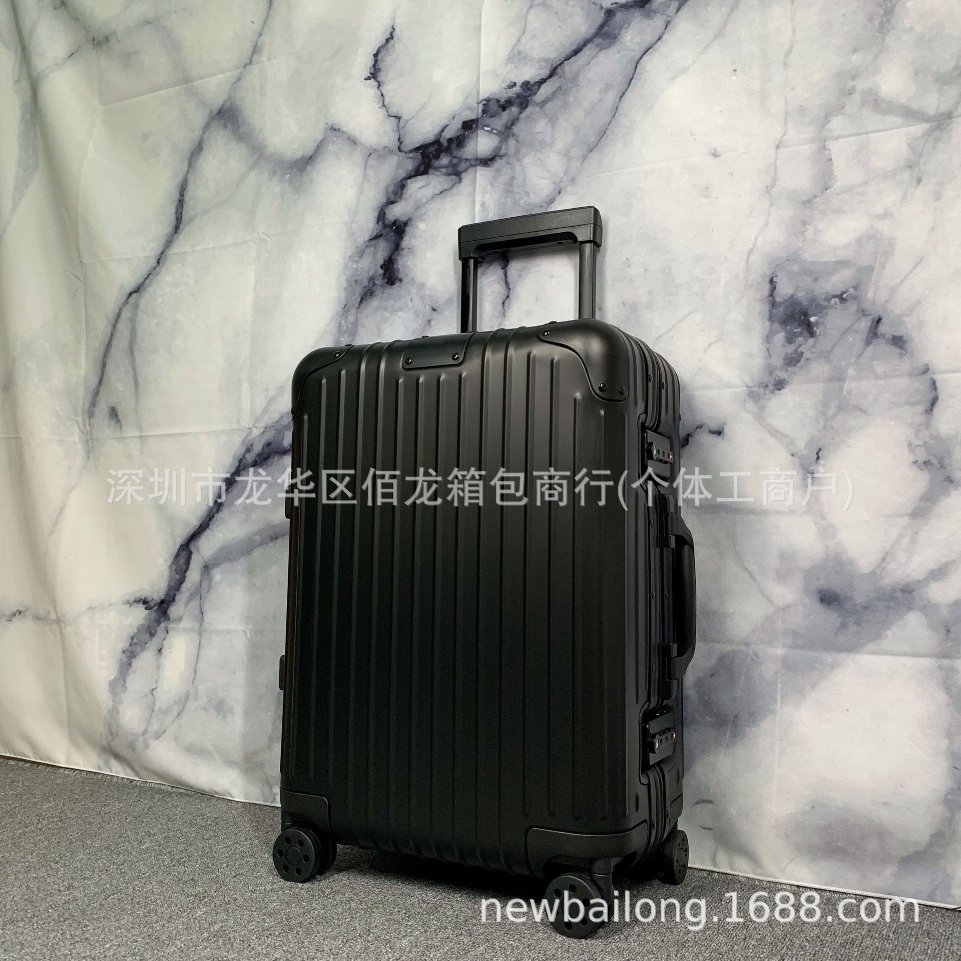 Black (007 lock) / 21inch (carry-on suitcase)