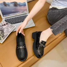 �羳��Ƥ����ЬŮ2025���＾�¿�Ӣ���LСƤЬ��ܛ�וr�І�ЬŮЬ