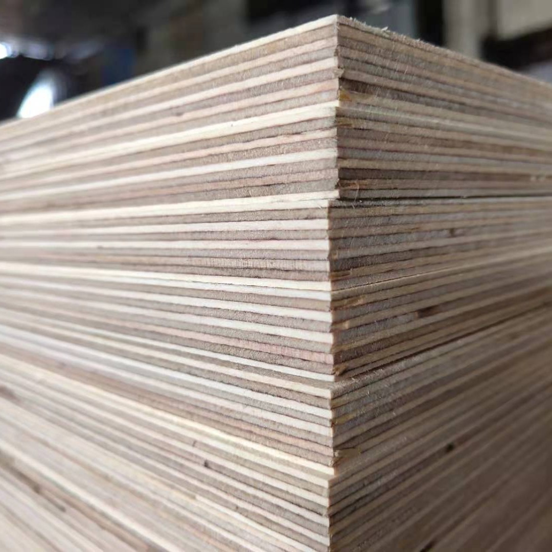 Los fabricantes venden al por mayor tablero multicapa impermeable y resistente al desgaste de 2-25mm, tablero completo, madera contrachapada de ancho ancho E1 para construcción marina