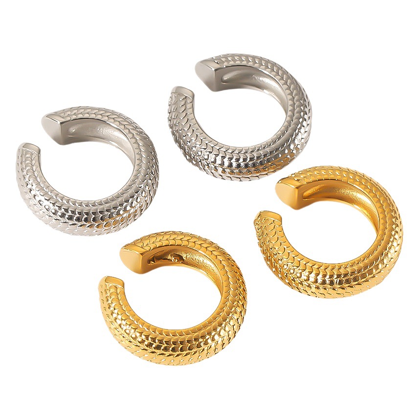 Francés retro snakeskin patrón clip de oreja 18K chapado en oro pendientes personalidad moda de alto grado pendientes de acero inoxidable para las mujeres al por mayor