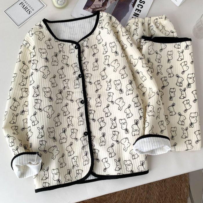 Pijamas al por mayor transfronterizos de invierno de aire de algodón jacquard lindos dibujos animados de alta calidad dulce conjunto de ropa para el hogar