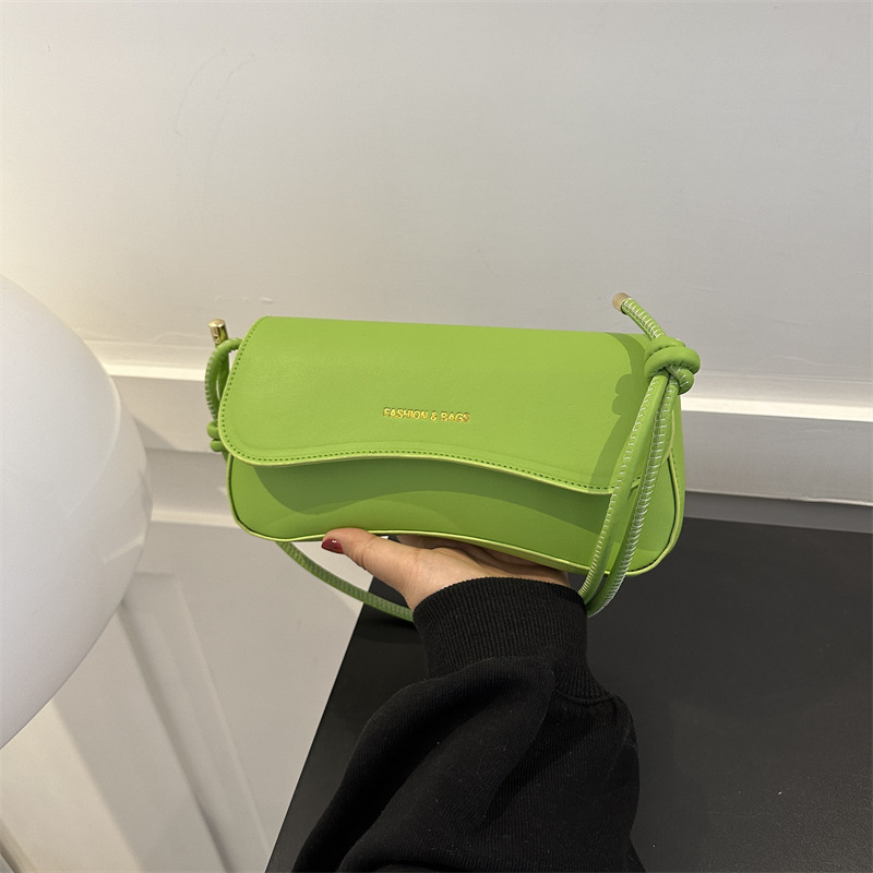 Bolso de diseño de nicho para mujeres 2024 verano nueva moda moda popular mochila de hombro bolso de hombro de viaje casual bolso de brazo