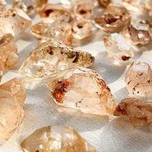 ��Ȼˮ���t�ມ�ǹǸ��S����ʯ�R�_��˹��ˮ��ԭʯ�V�˵������