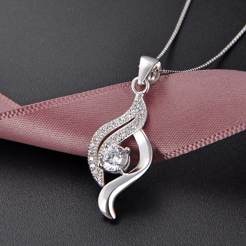 925 plata esterlina colgante en forma de gota de agua de mujer estilo coreano ligero de lujo diamante collar de amor zircón fábrica al por mayor