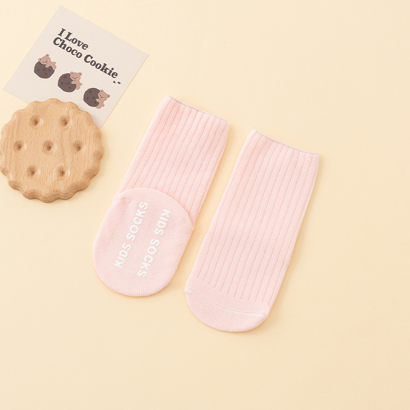 25 calcetines transfronterizos para bebés recién nacidos, una clase de algodón, primavera y otoño, dispensación de pegamento, calcetines de piso de tubo medio para bebés antideslizantes al por mayor 1