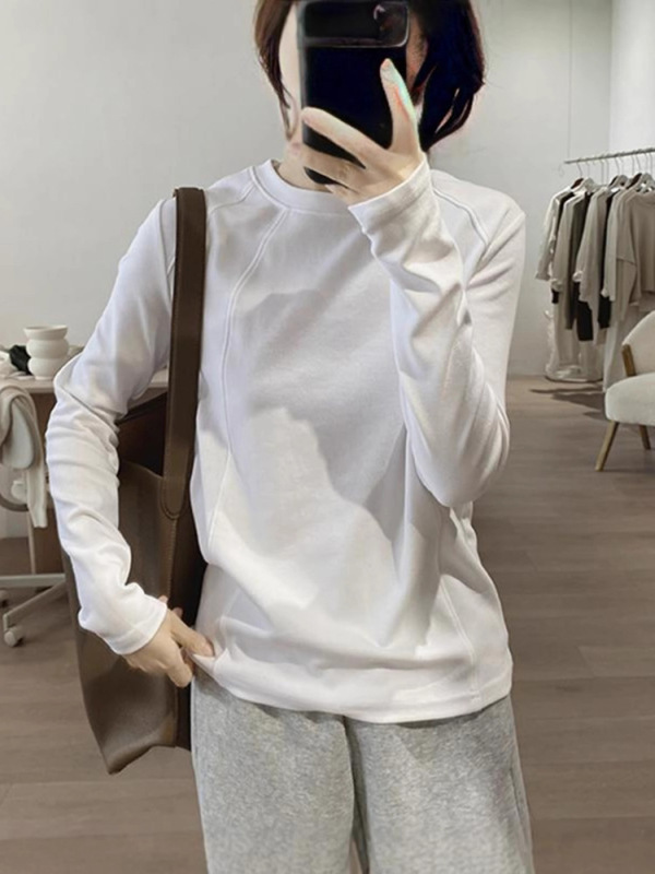 ヨーロッパデザインの女性用長袖Tシャツ2025春の新スタイルインナーレイヤリングシャツルーズスリミングトップ|undefined