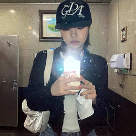 韩国小众字母刺绣平沿帽宽檐显脸小嘻哈帽美式街头滑板棒球帽潮牌