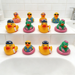 ���SС�S����ˮ��������ɳ����ϴ�����ӿ羳��̟��urubber ducks