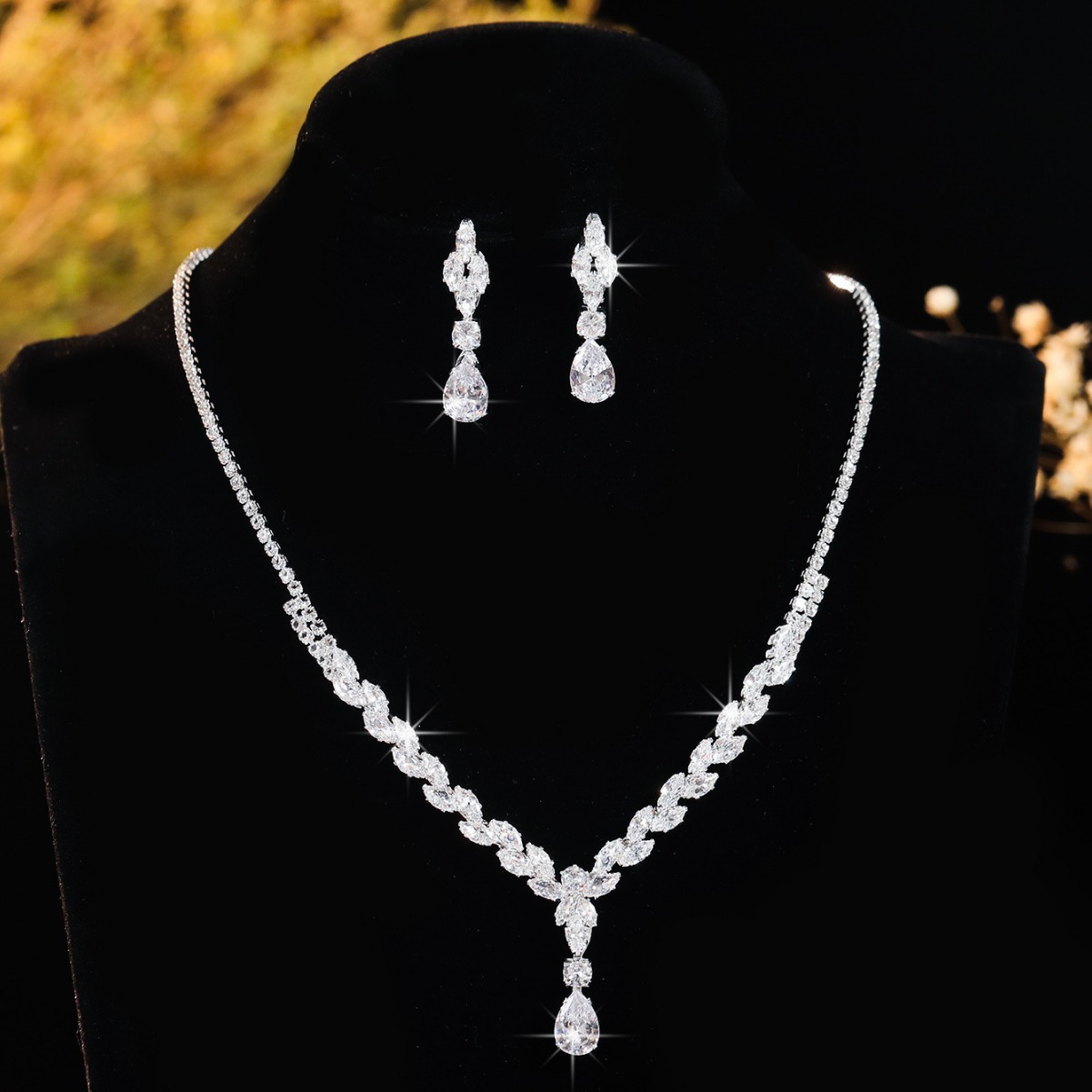 Set collana e orecchini con zirconi gioielli di lusso donna_voghion.com