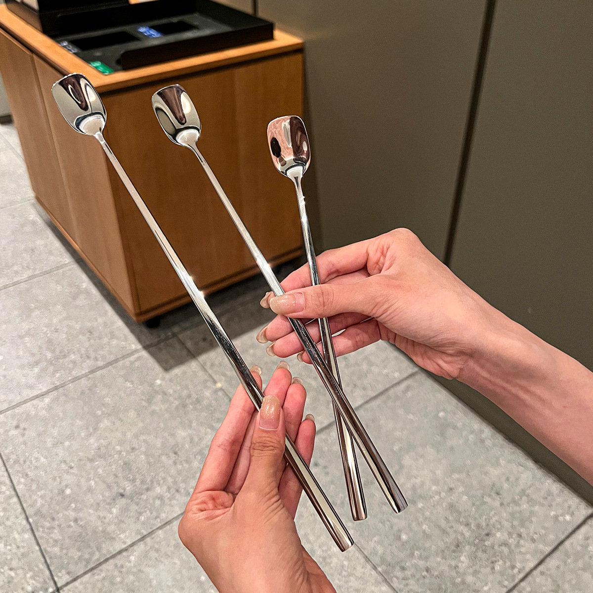 Långskaftad sked i rostfritt stål för kaffe te och honung_voghion.com