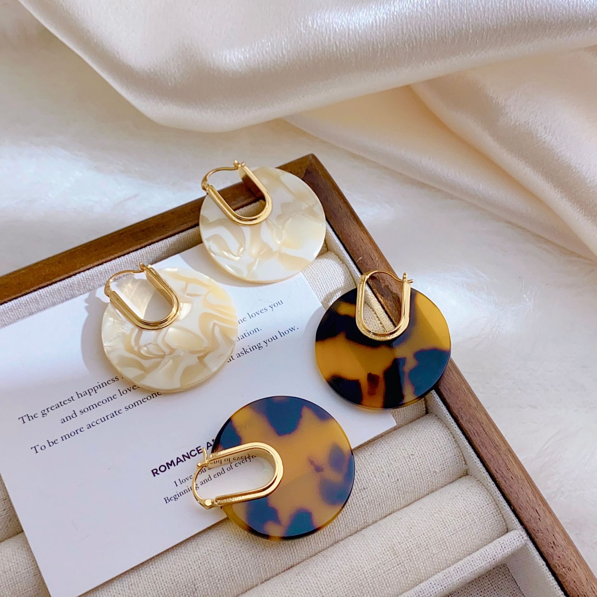 Copper Gold-Plated European and American Style Exaggerated Leopard Print Vintage Resin Earrings for Women, Light Luxury High-End Fashion Ear Clips and Ear Accessories