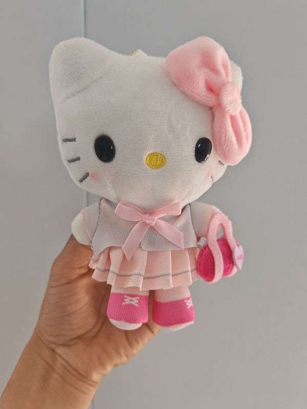 kt 猫カレッジスタイル制服サンリオシナモンドッグクロメキーホルダーペンダントスウィートガールギフトスクールバッグペンダント|undefined