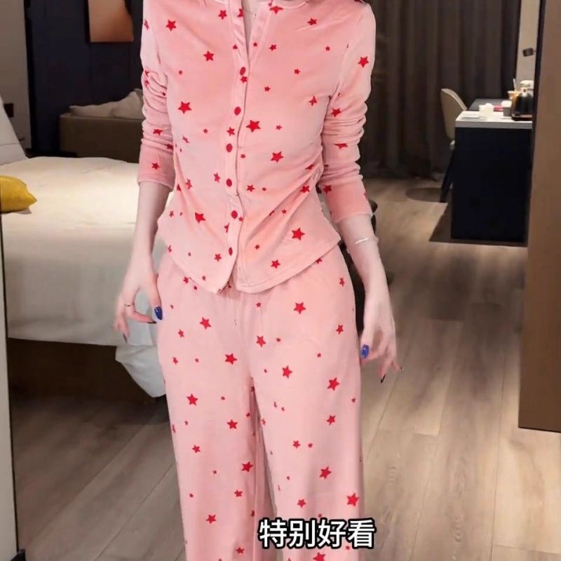 Pijamas de invierno al por mayor transfronterizos de terciopelo mujeres en vivo explosión estrella impresa cardigan lindos mangas largas ropa cálida de terciopelo para el hogar