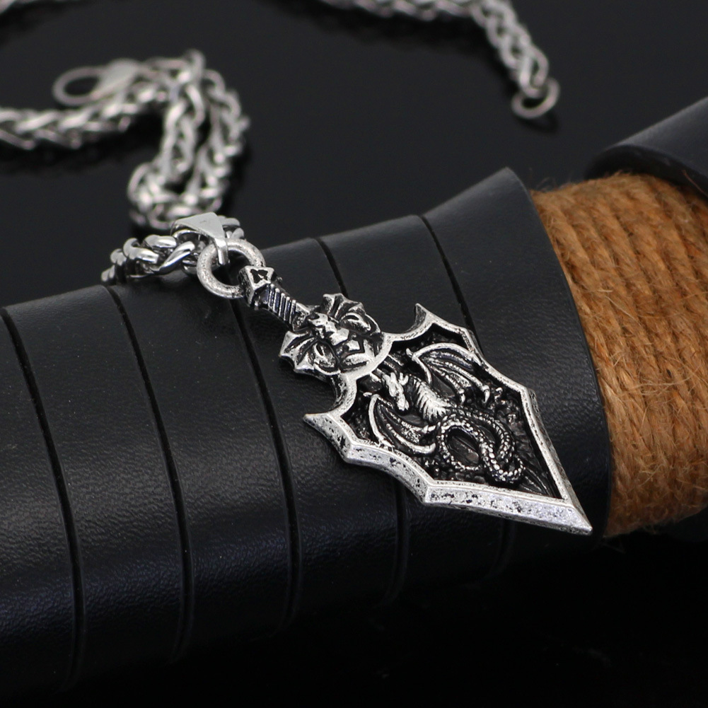 Personalità di vendita calda Cavaliere Spada Drago Ciondolo Collana da uomo Accessori Regalo Ali di drago_voghion.com