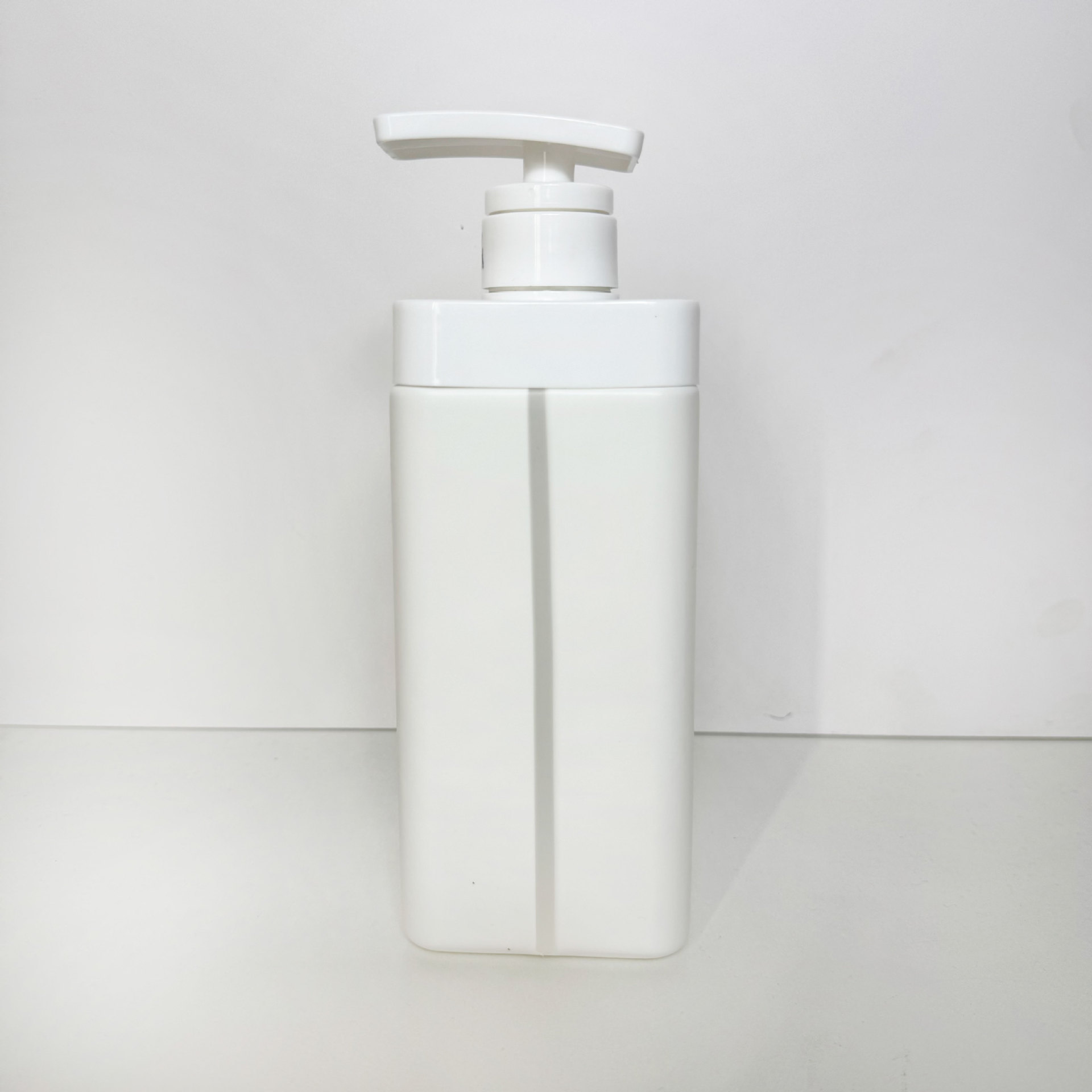 新品高质量洗护品包材720ml按压洗发水瓶沐浴露瓶分装瓶瓶子