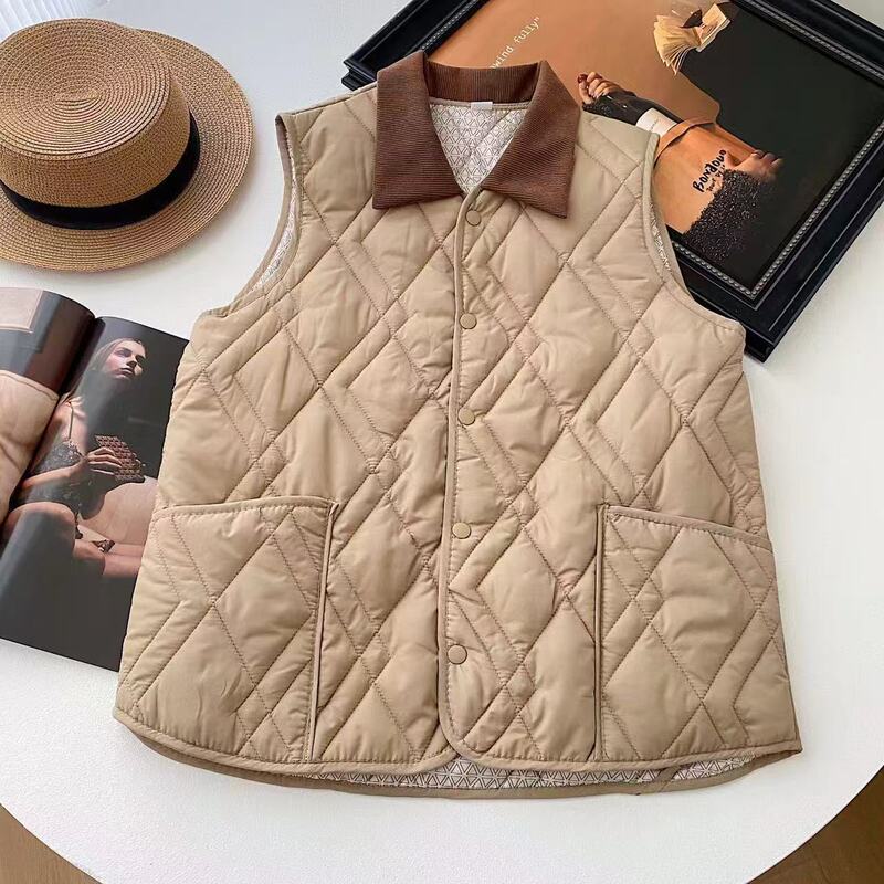 Middle-aged and elderly women's lightweight vest, loose casual sleeveless jacket, versatile outerwear, autumn and winter warm lightweight vest Middle-aged and elderly women's lightweight vest, loose casual sleeveless jacket, versatile outerwear, autumn and winter warm lightweight vest