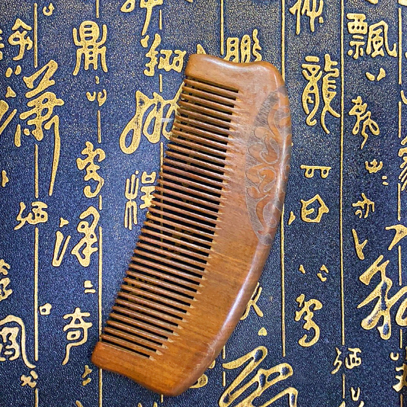 황금 실크 백단향 국화 그림자