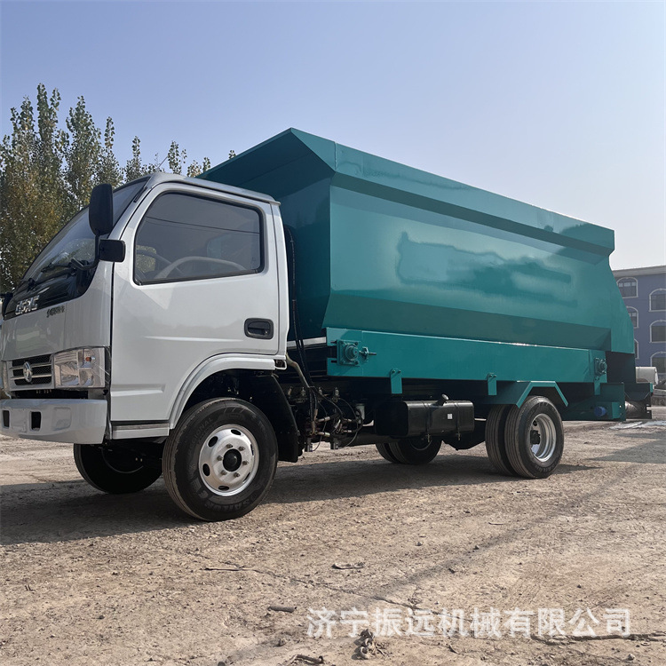 大型牧场四轮撒料车牛场抛洒饲料设备螺旋搅拌投料车
