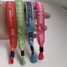 һ�����֭h�K�ֲ���չ���������R�e�����K������logo���ֈD��