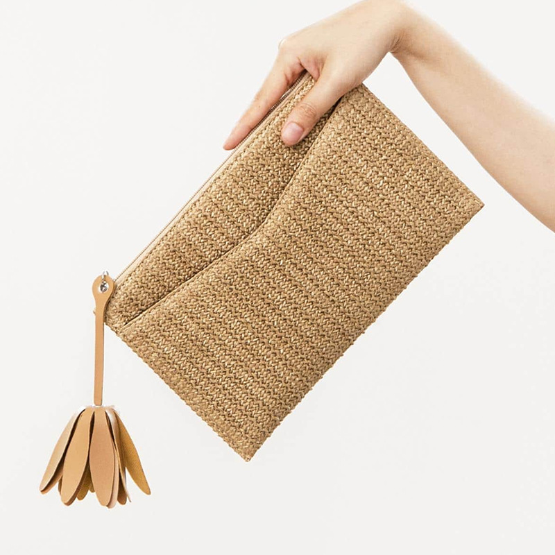 Women's Small Straw Solid Color Vacation Classic Style Weave Square Zipper Clutch Bag display picture 2