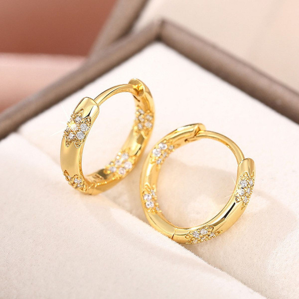 fashionable copper earrings with zircon