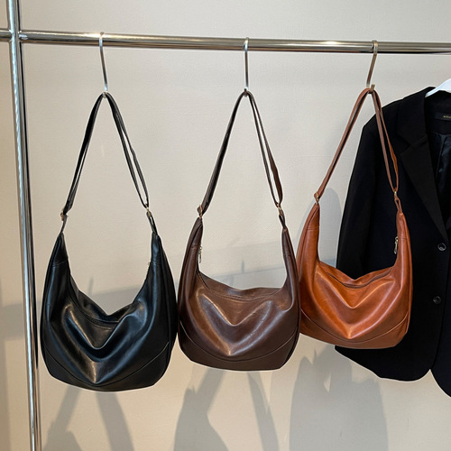 Stylish and Trendy Large Capacity Casual Shoulder Bag for Women - New Fashion Unisex Design Crossbody Tote Bag