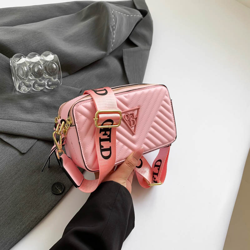 Comercio exterior transfronterizo bolso cuadrado pequeño de un solo hombro europeo y americano 2024 nuevo bolso femenino de moda de otoño bolso de cámara de mensajero casual de todo fósforo