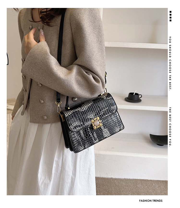 Sınır ötesi doku çanta 2023 erken sonbahar yeni kadın çantası kişiselleştirilmiş kertenkele desen omuz çantası rugan parlak çapraz çanta_voghion.com