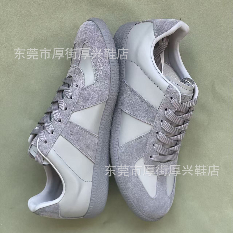 Casual Sports Shoes for Men and Women, German Training Style, Lace-Up, T-Toe, Thin Sole, Gray Mm6Aison Sneakers, Gump-Style T-Toe