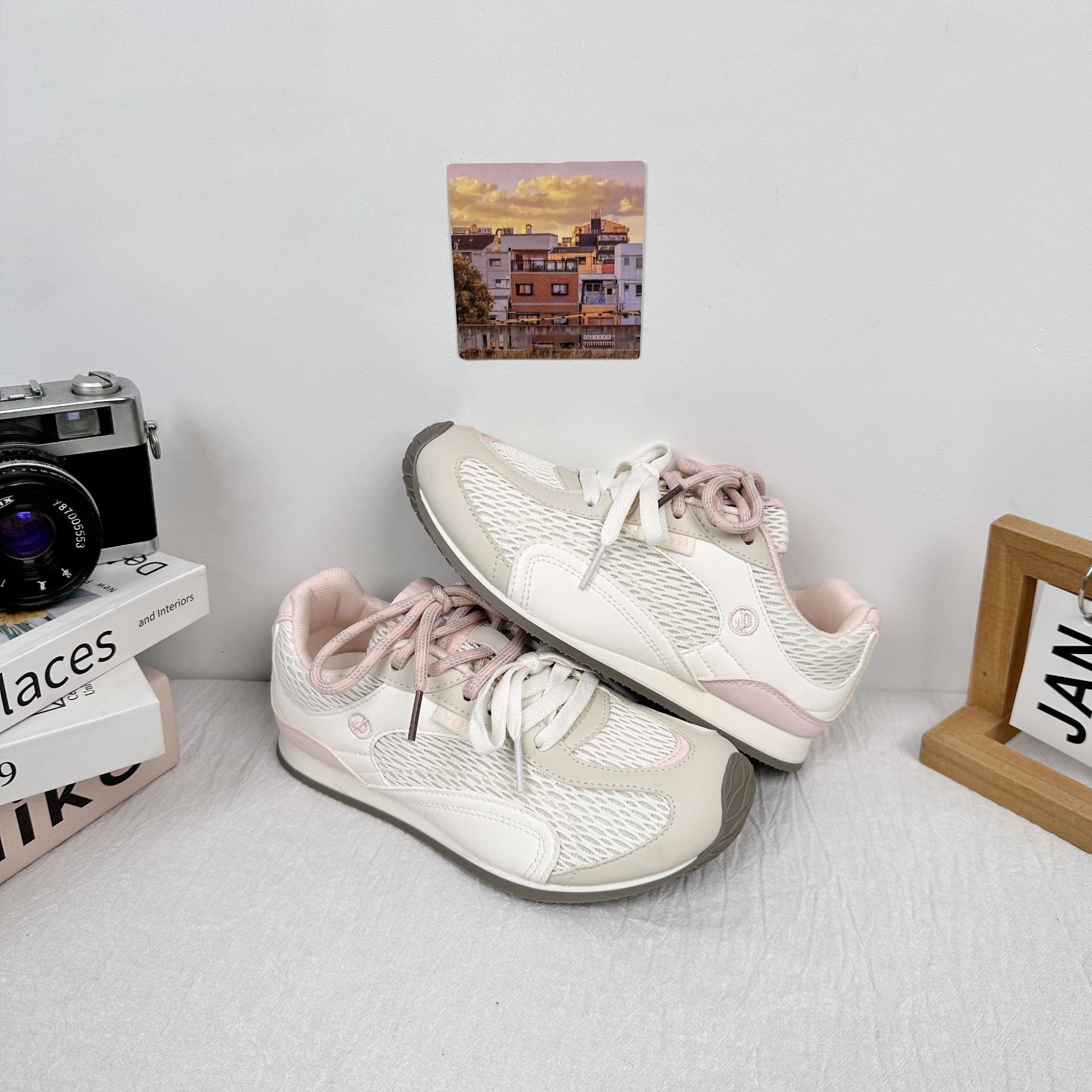 Zapatos de red deportiva de todo fósforo de onda lejana 2025 nuevos zapatos de entrenamiento alemán retro de nicho zapatillas de deporte casuales planas resistentes al desgaste