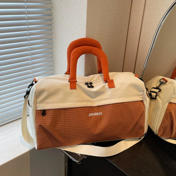 Women's lightweight multi-functional crossbody sports and fitness bag for short trips, hand-held travel bag with large capacity for storing luggage