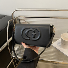 �͹�Ҹ����С����Ů����μ�����С����ɫ�¿�r�КW��б���Ů