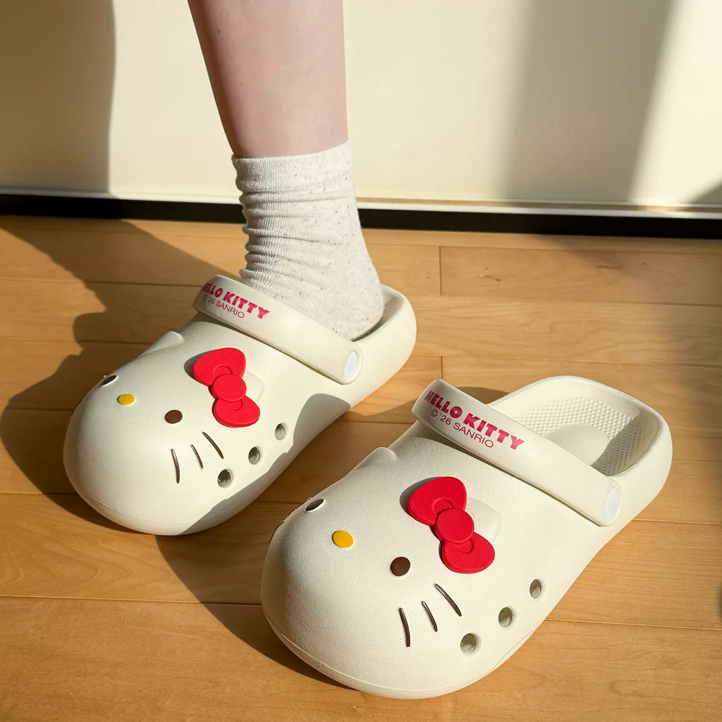 Hello Kitty洞洞鞋新款室内居家加厚浴室防滑外穿透气凉拖鞋女士