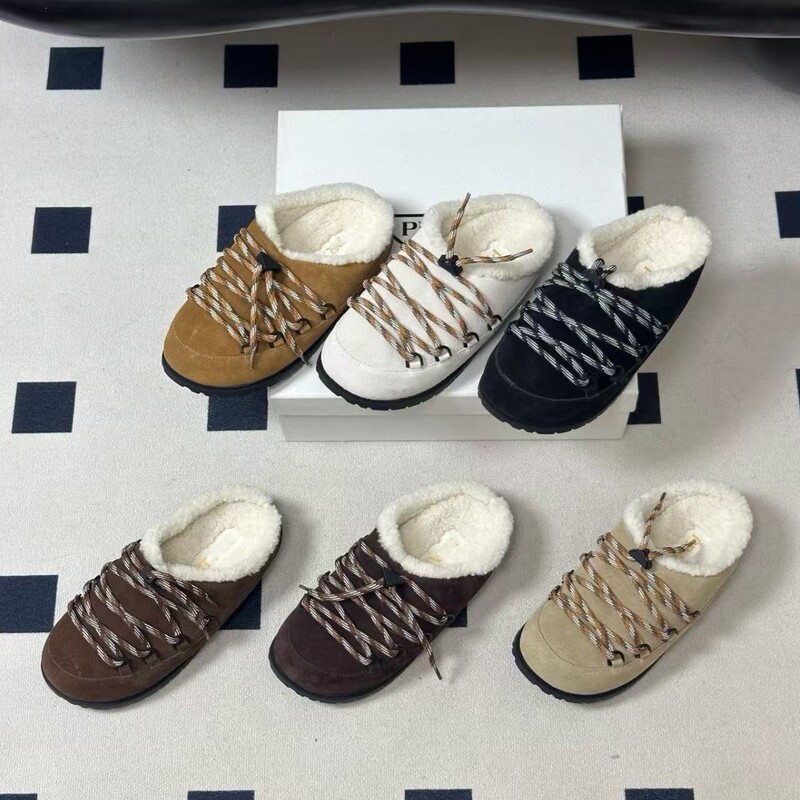 New autumn and winter Prada-style slip-on mules with thick soles, closed-toe design, and faux fur lining, casual furry slippers for women New autumn and winter Prada-style slip-on mules with thick soles, closed-toe design, and faux fur lining, casual furry slippers for women