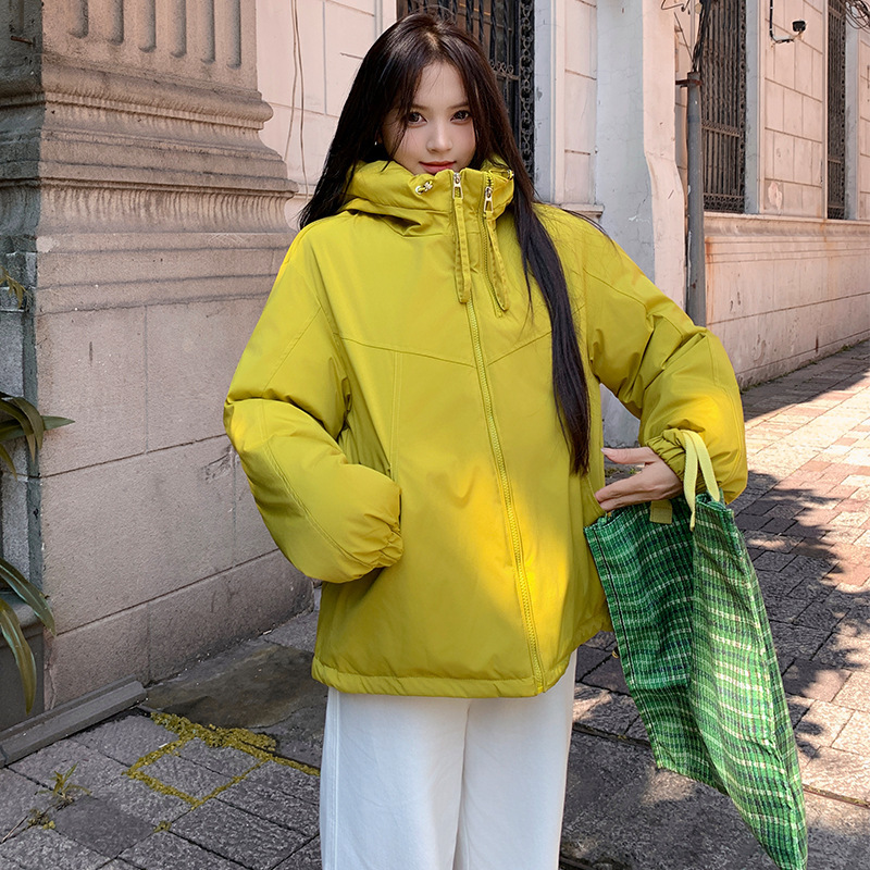 Casual de moda con capuzas de algodón ropa de asalto para mujeres invierno nuevo 2025 moda nueva chaqueta de declive de edad