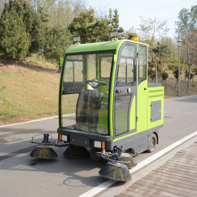 学校物业小区电动扫地车三轮清扫车工厂业车间用吸尘扫地车