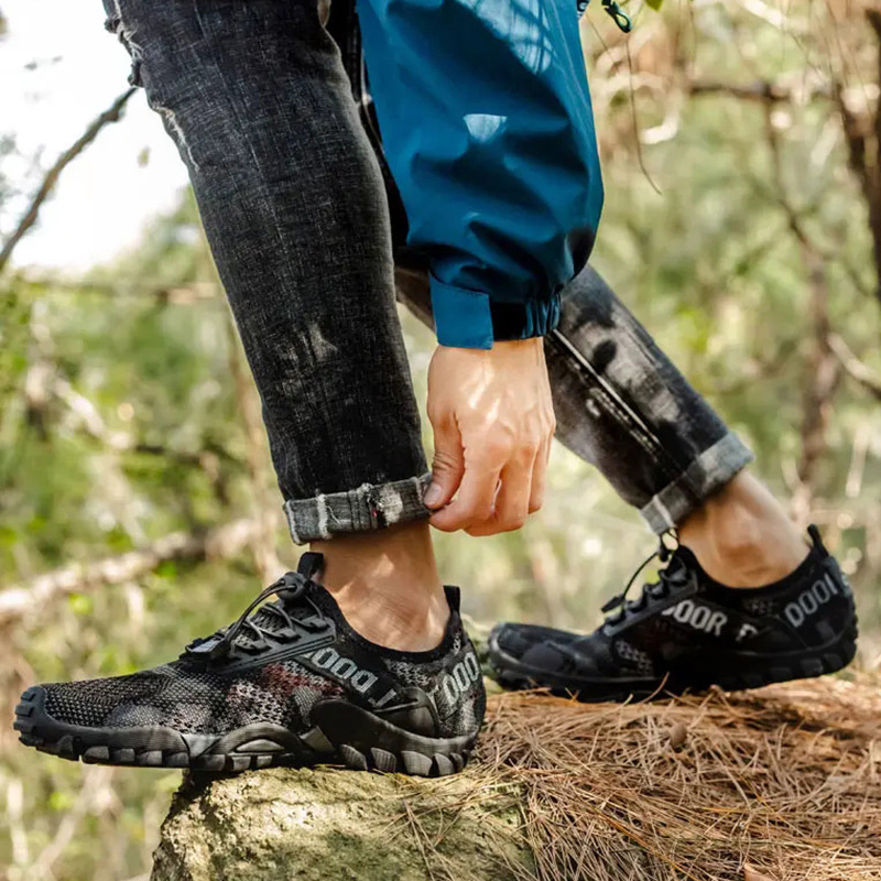 Zapatos de hombre para comercio exterior, zapatillas de malla transpirable con tejido volado, nuevo modelo 2025, zapatos de agua versátiles antideslizantes, calzado informal de exterior para hombre. image 4