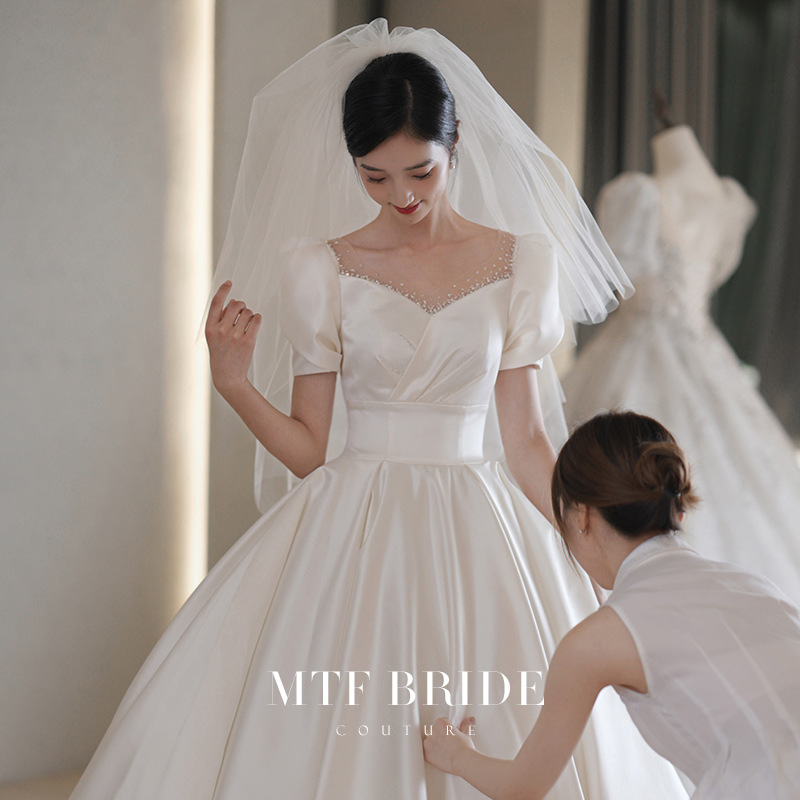 Vestido de novia de satén de manga corta estilo Mantingfang, modelo nuevo 2026, elegante, retro, sencillo, con cola larga.