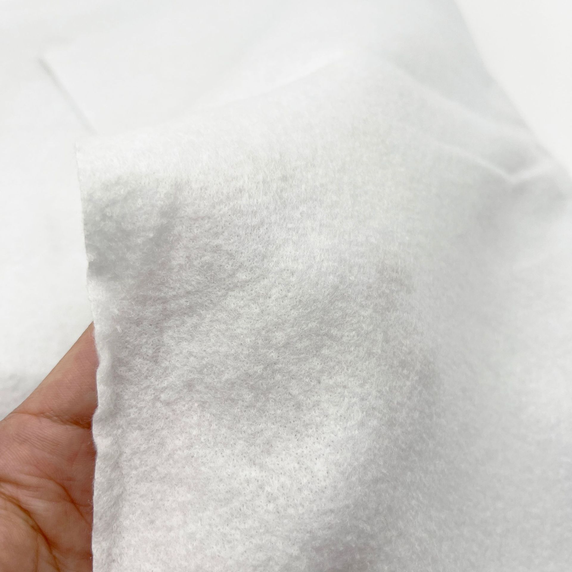 En stock venta al por mayor 60 ~ 180g algodón punzonado algodón placket manguito relleno algodón pecho algodón poliéster tela no tejida