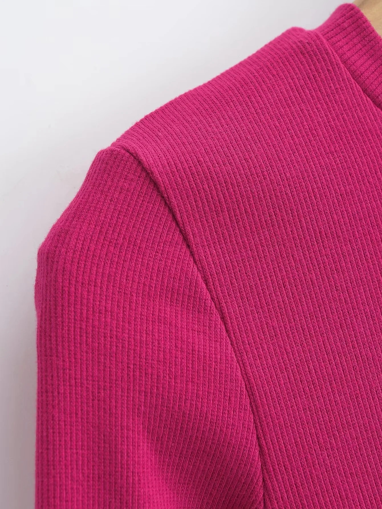 Stickad damtopp med lång ärm och fiskbensmönster slim fit_voghion.com