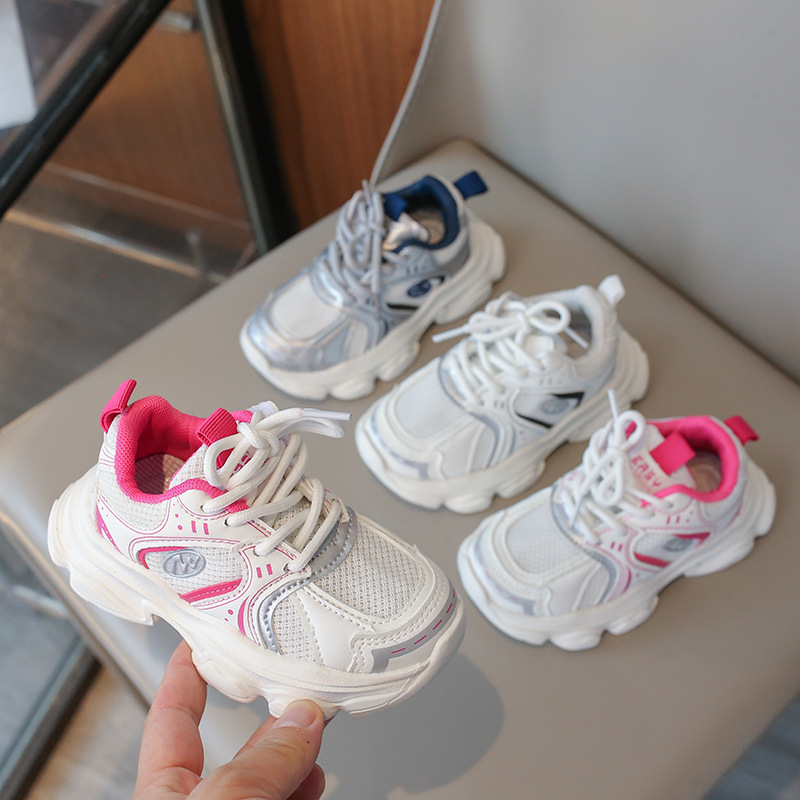 2026 primavera nuevos zapatos de suela suave, zapatos deportivos ligeros para niñas, zapatos casuales transpirables, zapatos blancos para niños de alto nivel