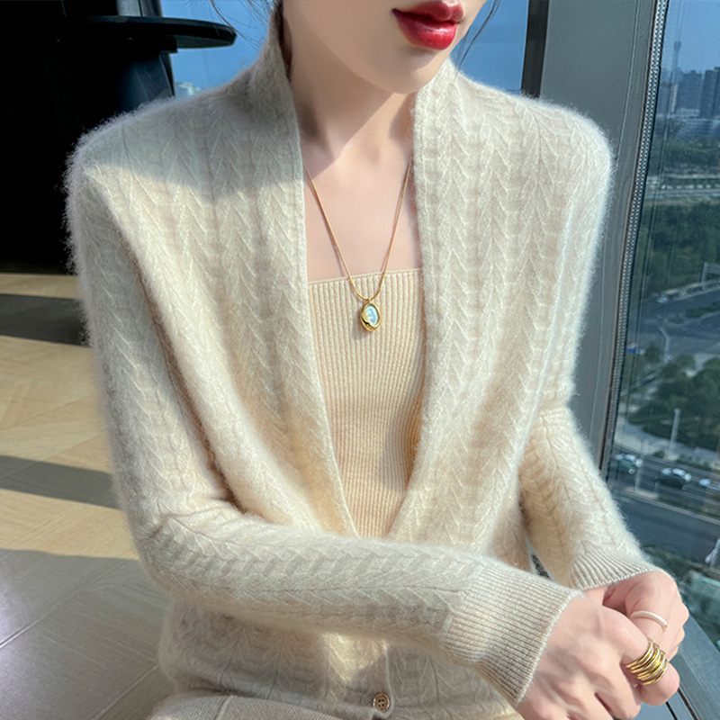 5 Autumn Air Soft and Waxy Wool Soft Velvet Cloud Feeling Baby Fluffy, Soft and Waxy Lightweight V Neck Fitted Short Knitted Cardigan