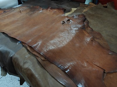 植鞣马皮半裁带马臀1.8mm左右手感软开张12尺左右服装手袋工装靴|ru