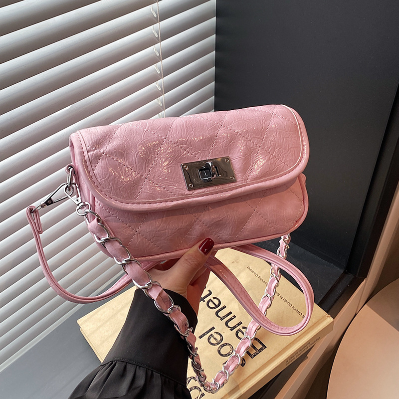 Bolso de cadena de rombos de fragancia pequeña de alta gama transfronteriza, bolso de mensajero de un solo hombro simple de moda, bolso de axila casual de todo fósforo para mujer