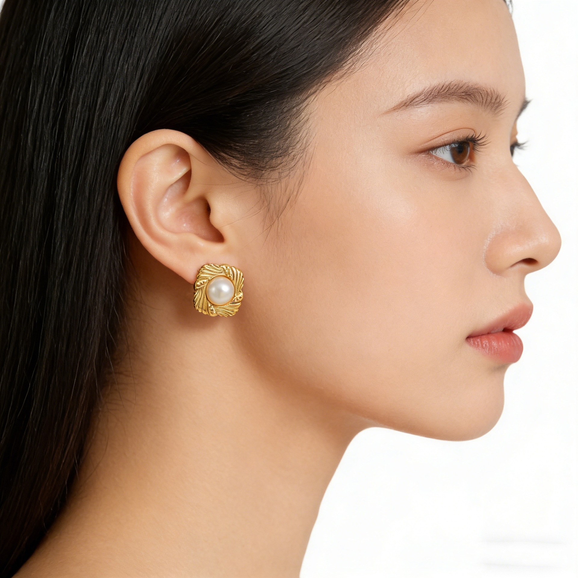 Pendientes de acero titanio con perlas, elegantes y lujosos para mujer, nuevos pendientes de acero inoxidable versátiles y modernos de estilo europeo y americano para mujer.